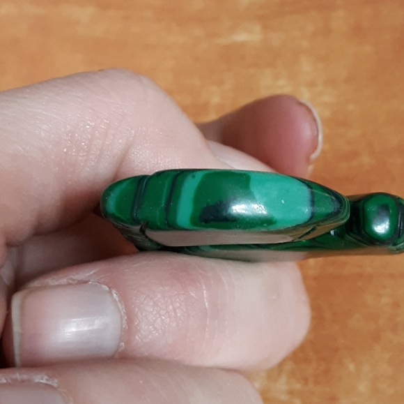 New Carved Malachite Horse's Head Pendant. - Picture 5 of 7
